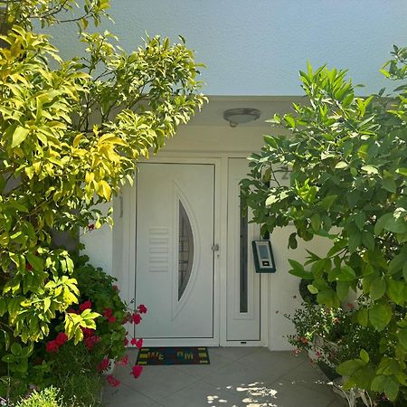 Apartments Keran - By Suites Living Vodice Exterior photo